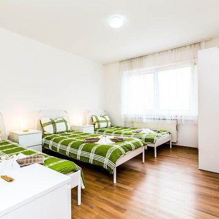 Workers Apartment Am Wiener Platz Köln Exteriör bild