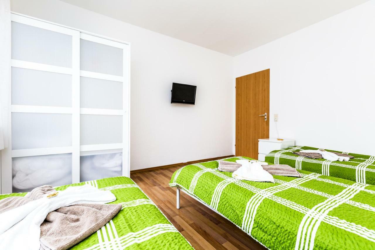 Workers Apartment Am Wiener Platz Köln Exteriör bild