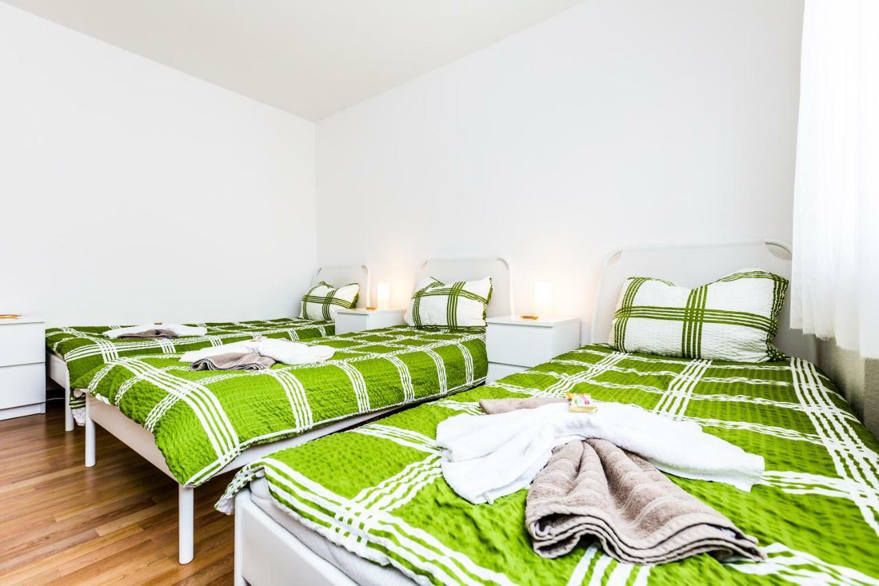 Workers Apartment Am Wiener Platz Köln Exteriör bild